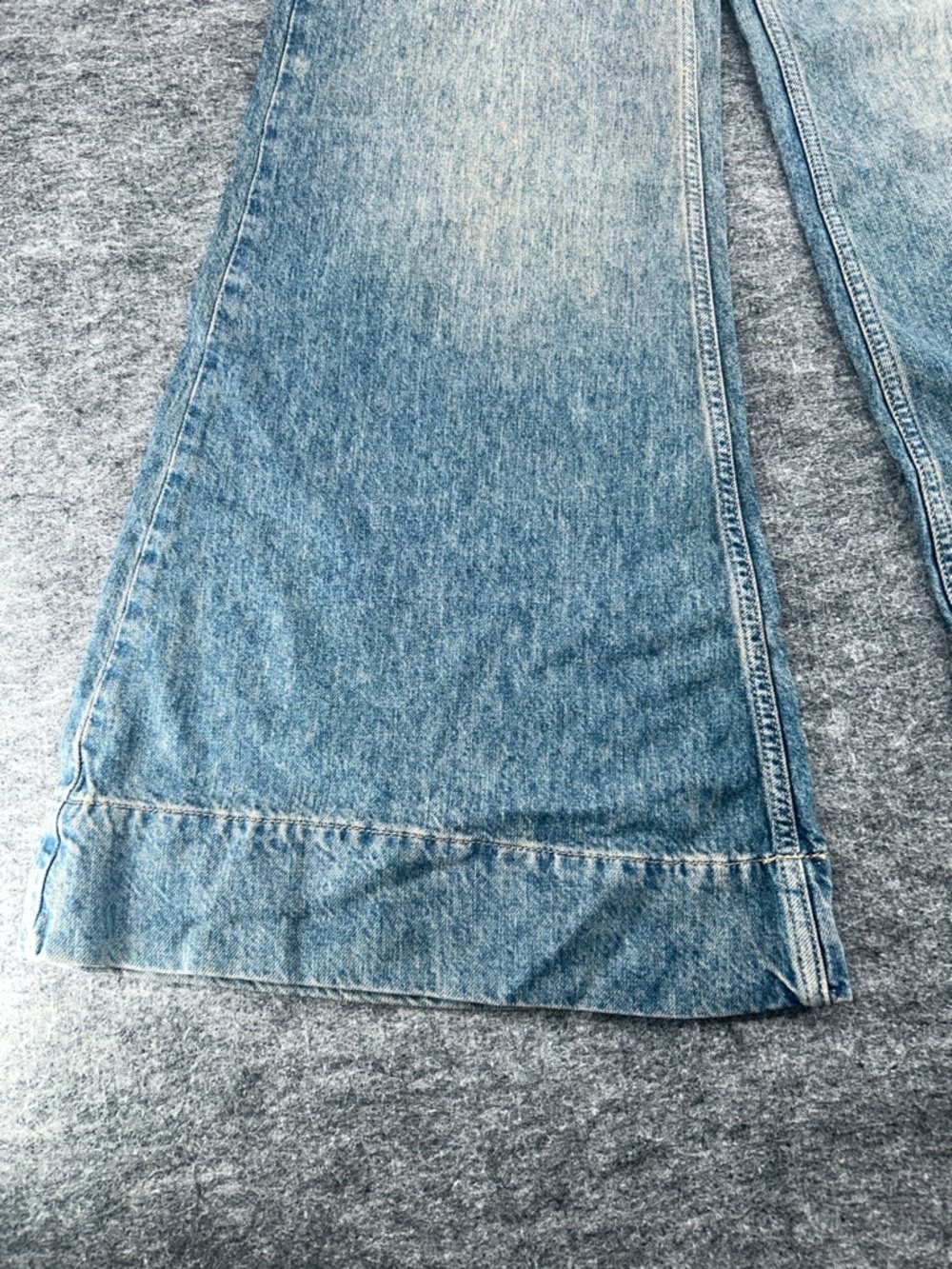We The Free Women’s Perfect Storm Flare Jeans Light ht Blue Wash Size 24 S New - Picture 5 of 11